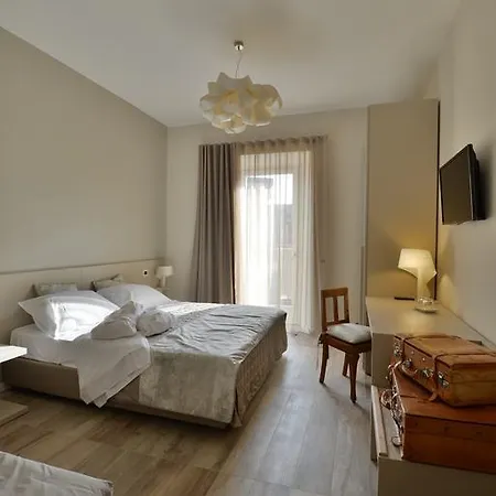 Couette-café Daman & Breakfast 3*